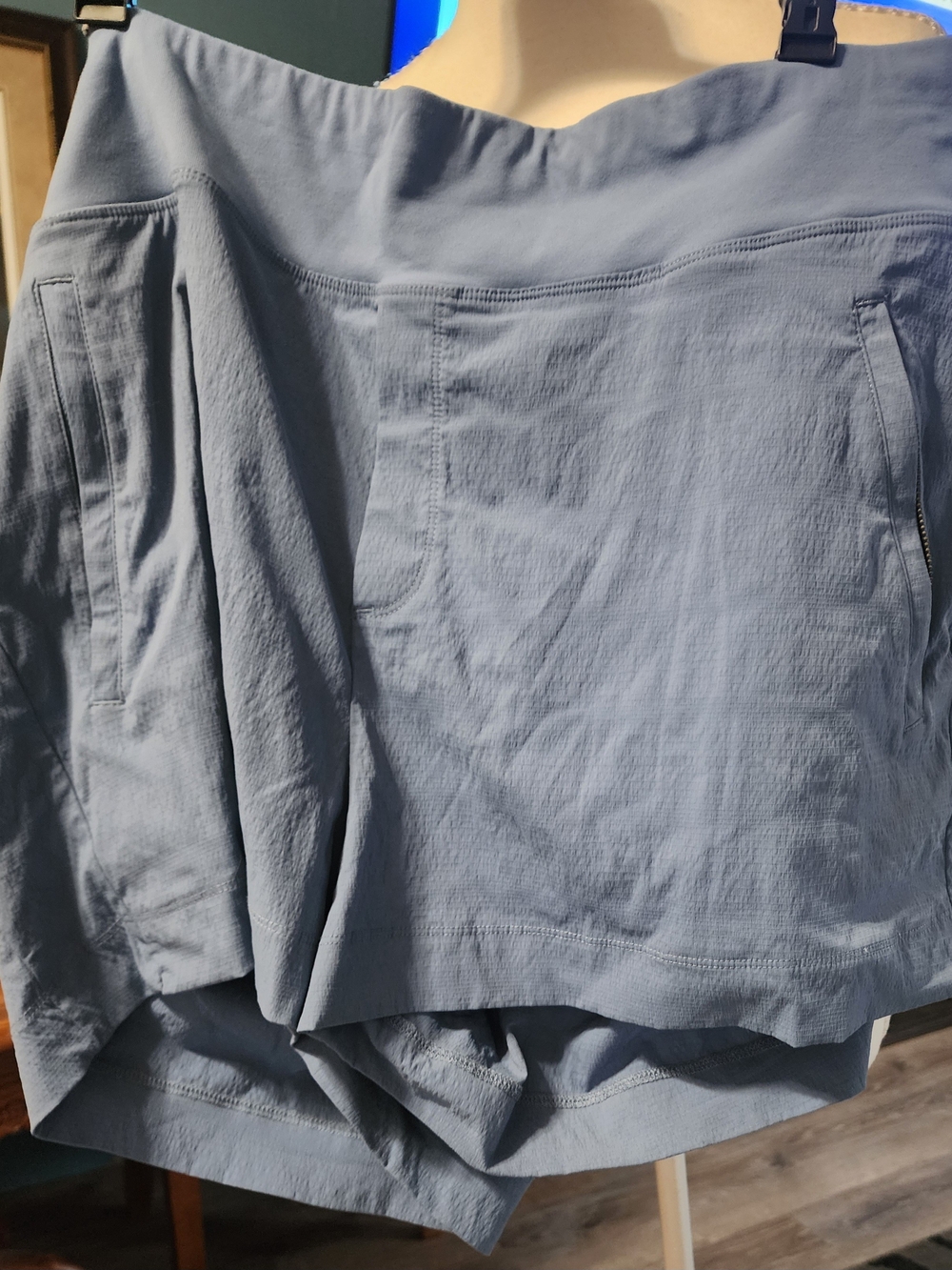Athleta Dusty Blue High-Low Active Short Sz 20